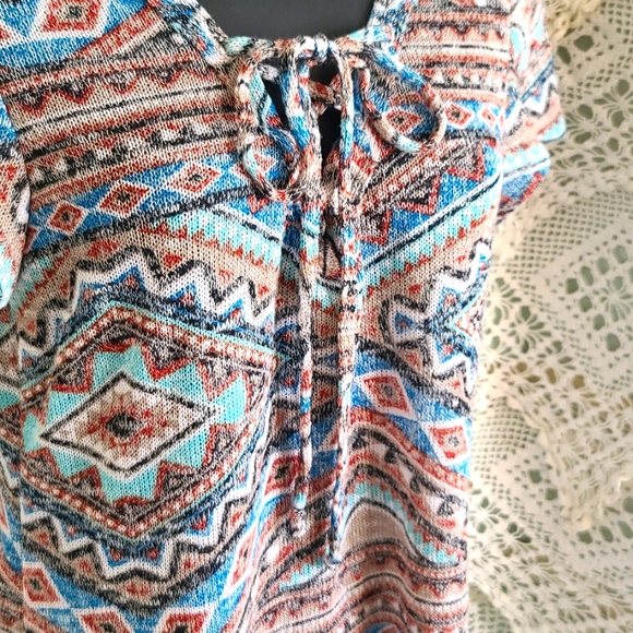 3/$15🌼Kristen Nicole Brand Southwest Print Sweater Shirt sz Small - Picture 3 of 7